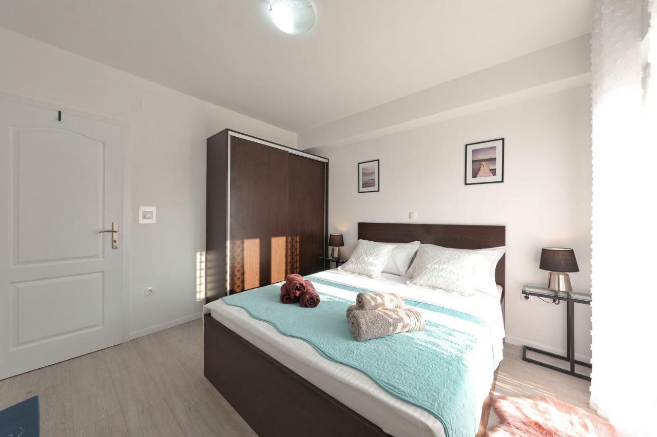 Holiday Home Hrast Debeljak Exterior foto